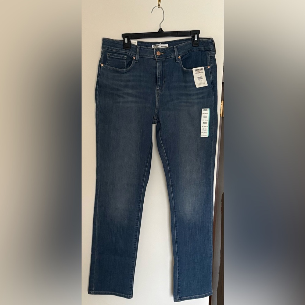 NWT! Signature Gold by Levi Strauss Mid-Rise Straight Leg Jeans Simply Stretch